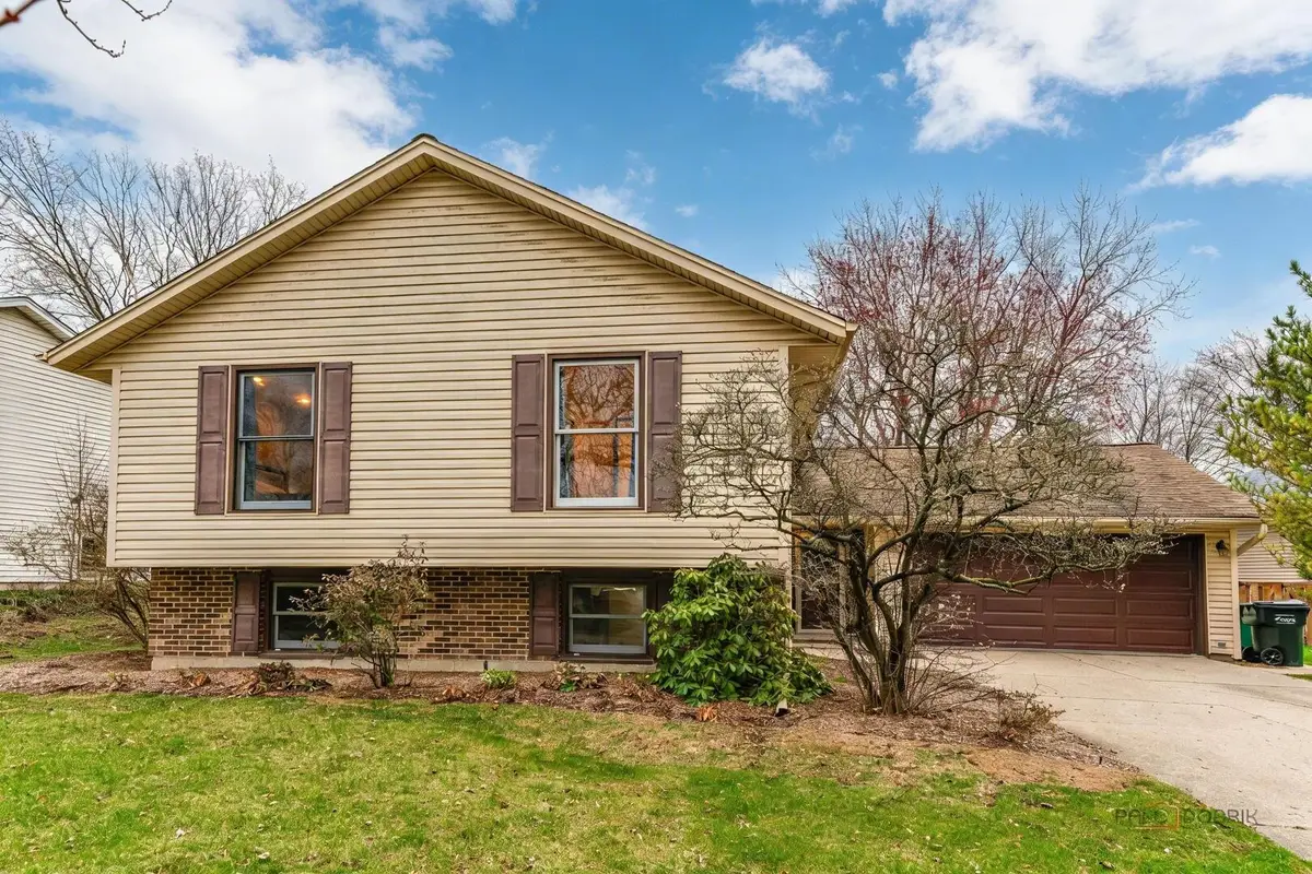 125 S Deerpath Drive, Vernon Hills, IL 60061 - #1