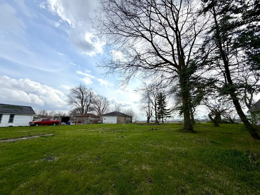 610 W Green Street, Newman, IL 61942 - #3