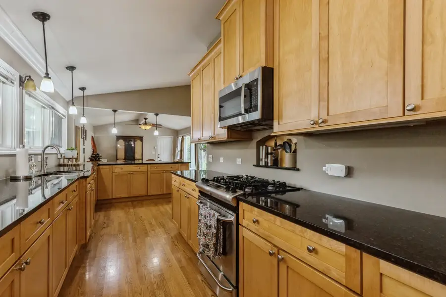 505 S Butterfield Road, Libertyville, IL 60048 - #2