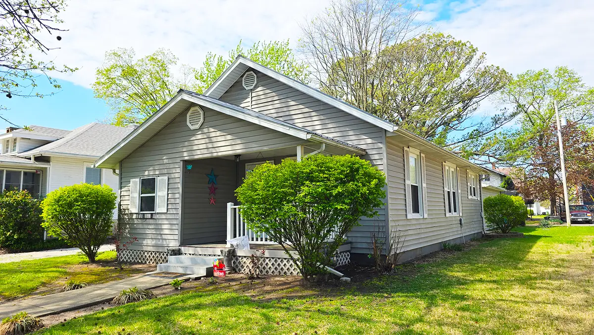 322 Linden Avenue, Centralia, IL 62801 - #1