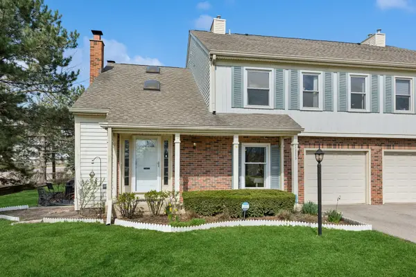 2555 College Hill Circle, Schaumburg, IL 60173