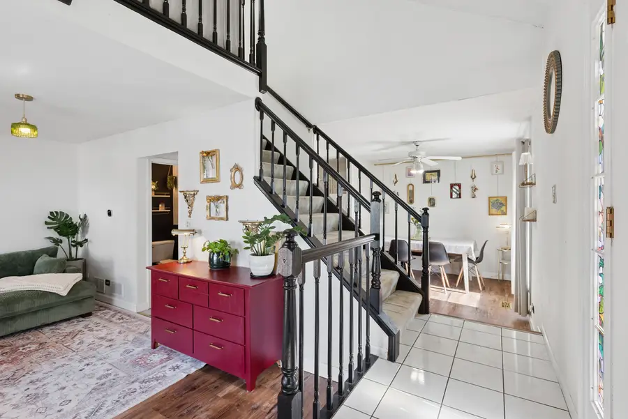 2555 College Hill Circle, Schaumburg, IL 60173 - #2