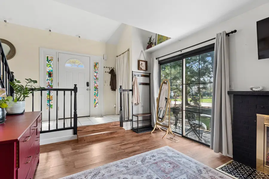 2555 College Hill Circle, Schaumburg, IL 60173 - #3