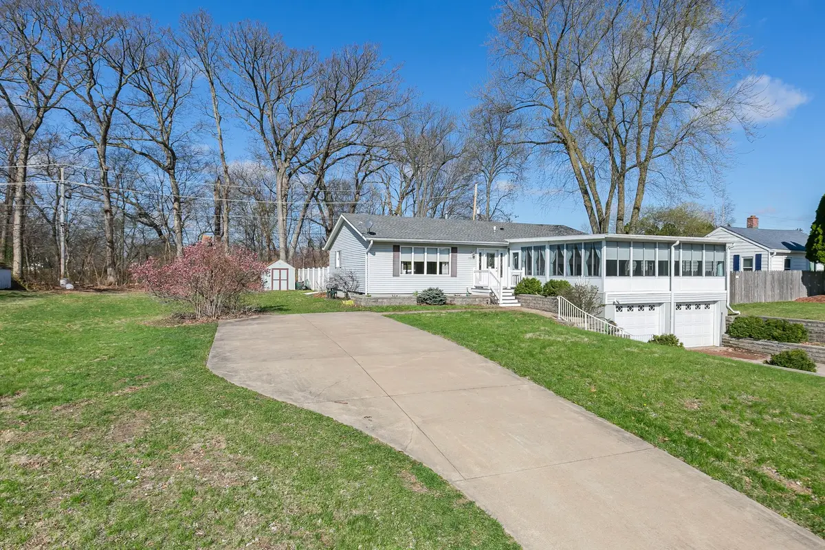 3215 53rd Street, Moline, IL 61265 - #1