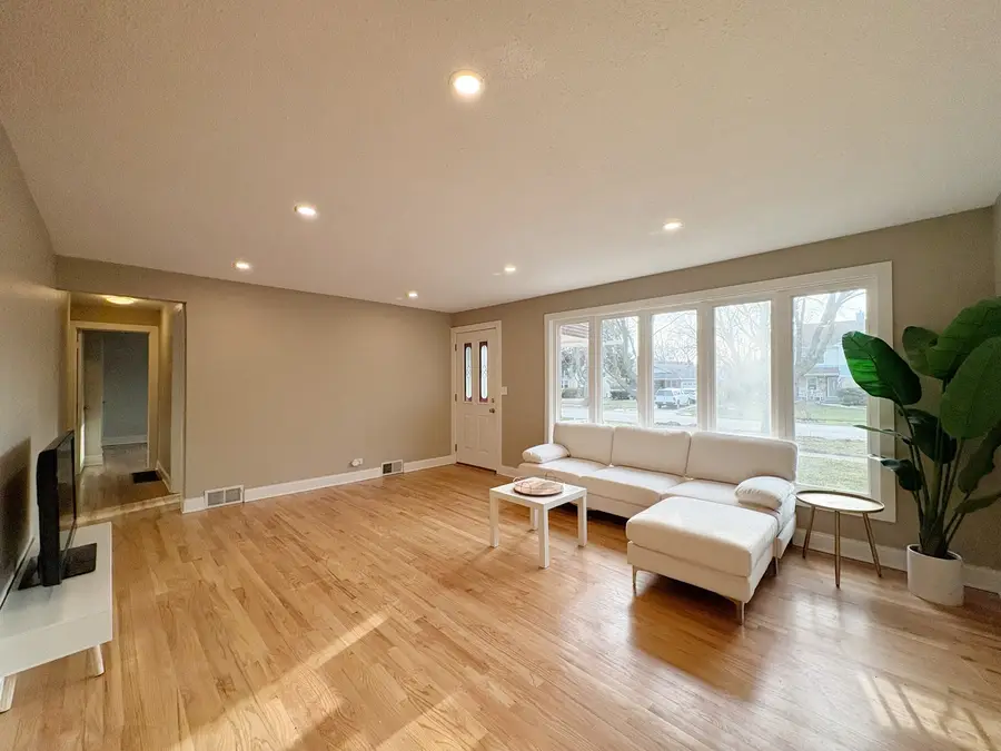 215 S Forest Avenue, Palatine, IL 60074 - #3