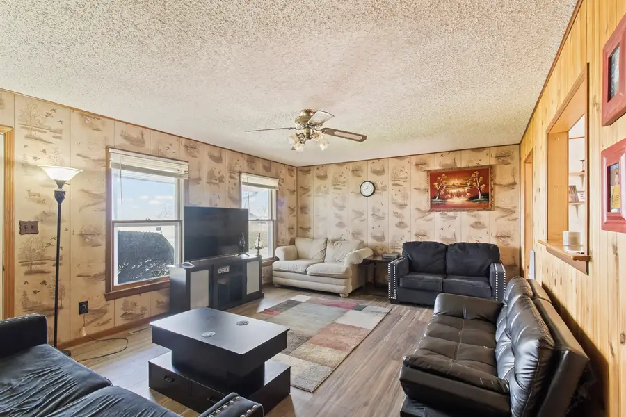 812 W 3rd Street, Gilman, IL 60938 - #3