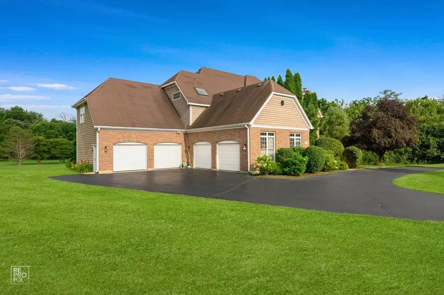 6709 Oakwood Manor Drive, Crystal Lake, IL 60012 - #2