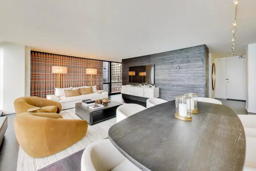 Address Withheld By Seller, Chicago, IL 60611 - #3