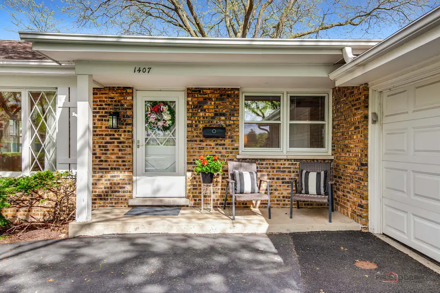 1407 N Douglas Avenue, Arlington Heights, IL 60004 - #2