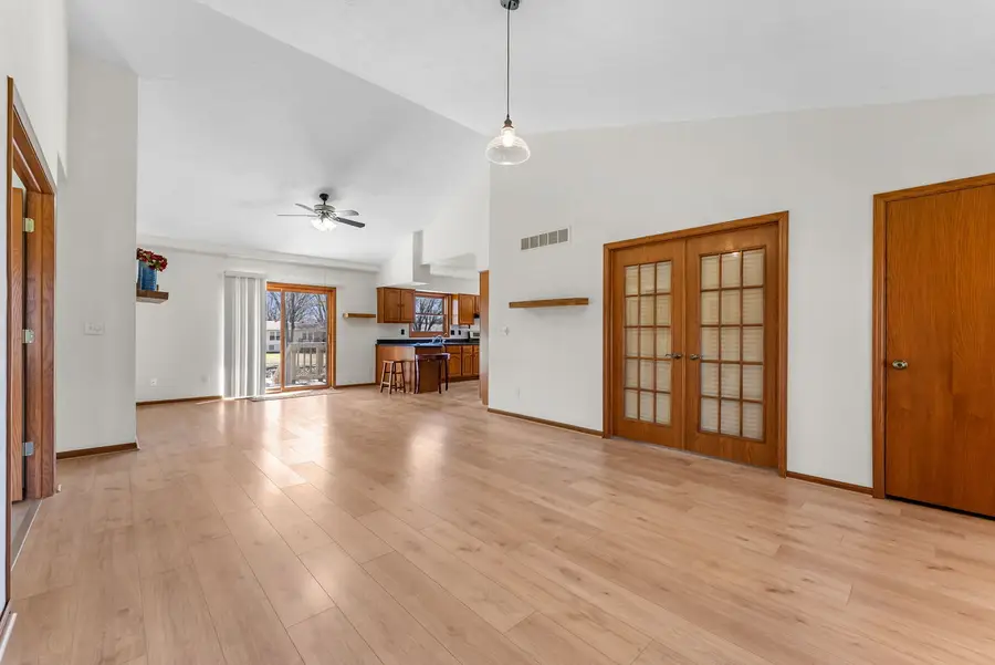 3455 W Harbor Drive, Bettendorf, IA 52722 - #3