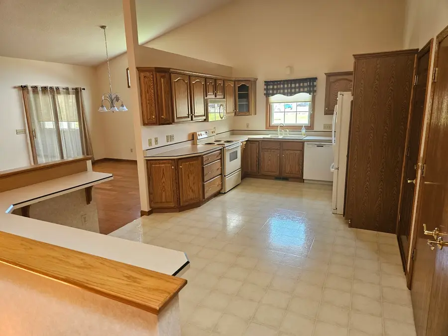 3468 Maple Glen Drive #1, Bettendorf, IA 52722 - #3