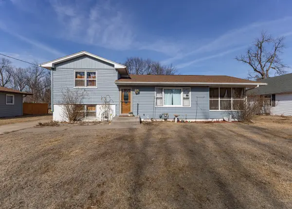 1608 3rd Street, Camanche, IA 52730