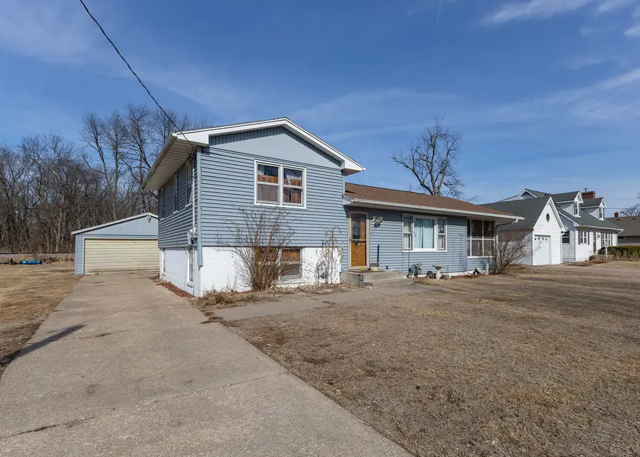 1608 3rd Street, Camanche, IA 52730 - #3