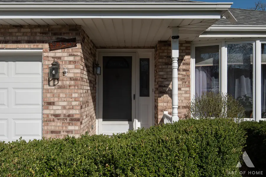 9345 S 82nd Court, Hickory Hills, IL 60457 - #2