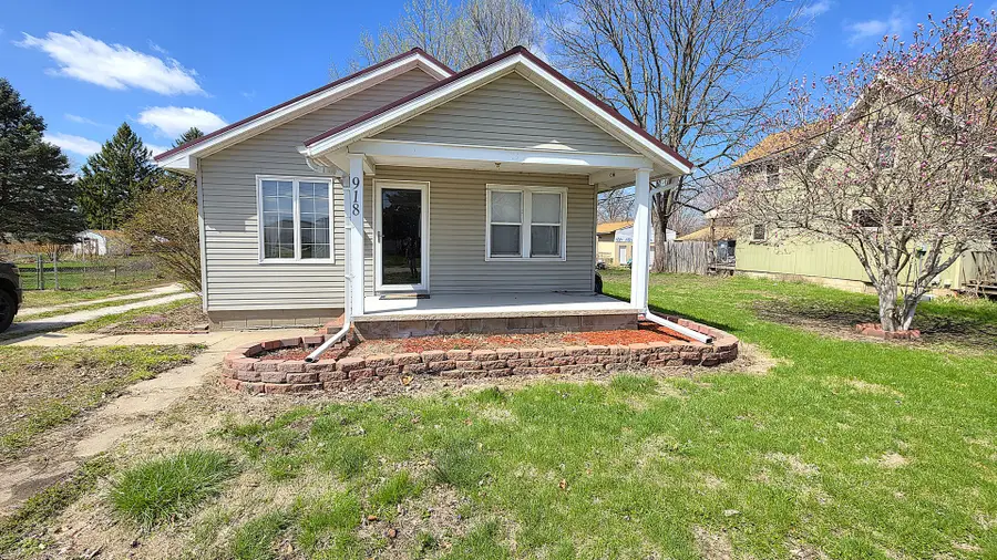 918 N Farnham Street, Galesburg, IL 61401 - #2