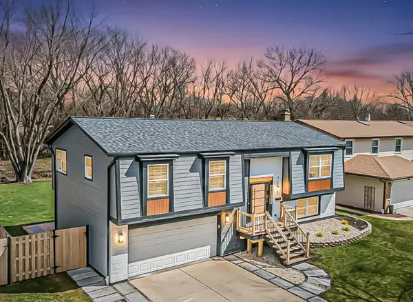 1135 N King Charles Court, Palatine, IL 60067