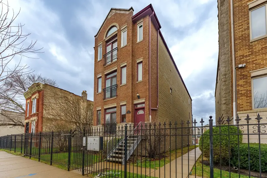 119 N Mozart Street #2, Chicago, IL 60612 - #3