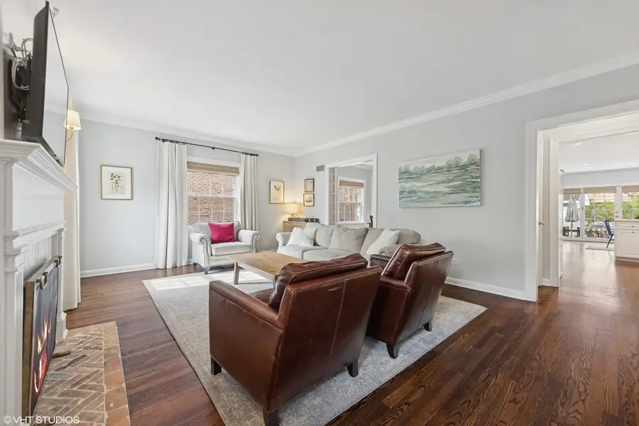 324 S Poplar Avenue E, Elmhurst, IL 60126 - #3