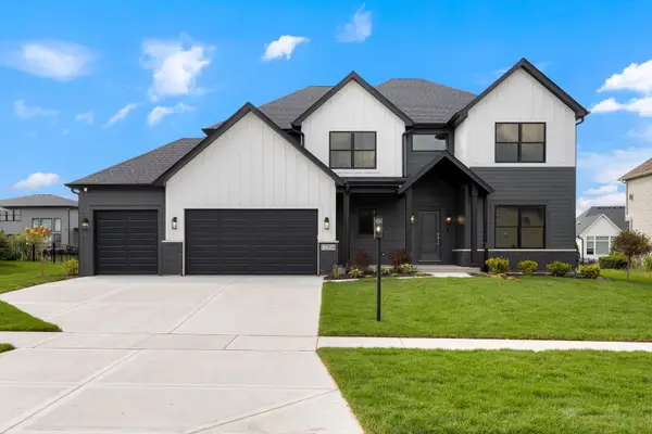 1033 Emerald Drive, Naperville, IL 60540