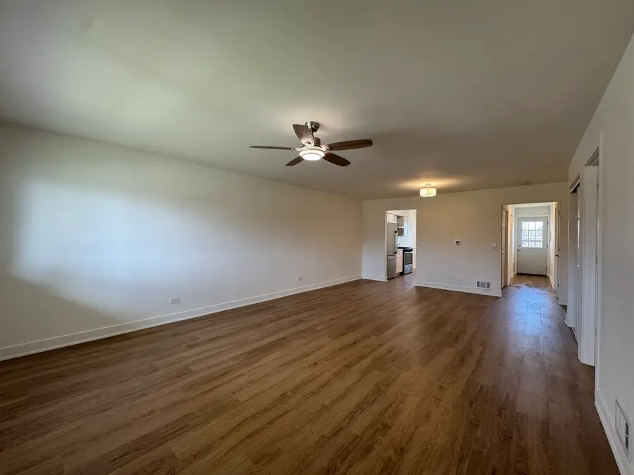 633 Dulles Road #B, Des Plaines, IL 60016 - #2