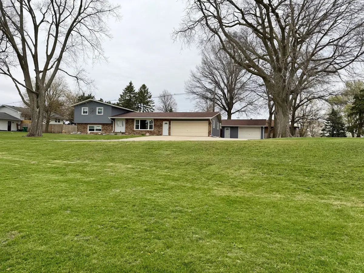 702 S Grant Street, Clinton, IL 61727 - #1