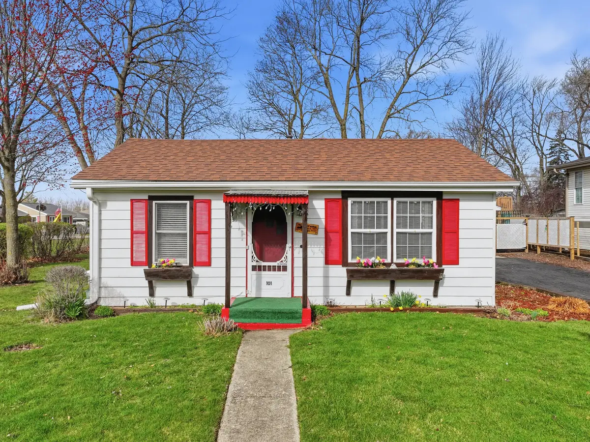 101 Oakleaf Road, Lake In The Hills, IL 60156 - #1