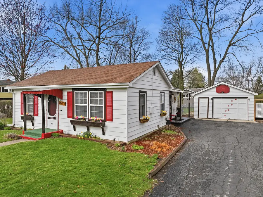 101 Oakleaf Road, Lake In The Hills, IL 60156 - #2