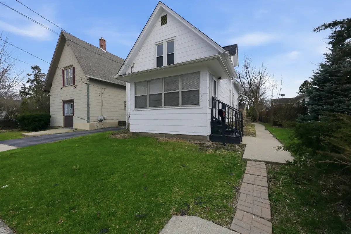 835 Oak Street, Elgin, IL 60123 - #1