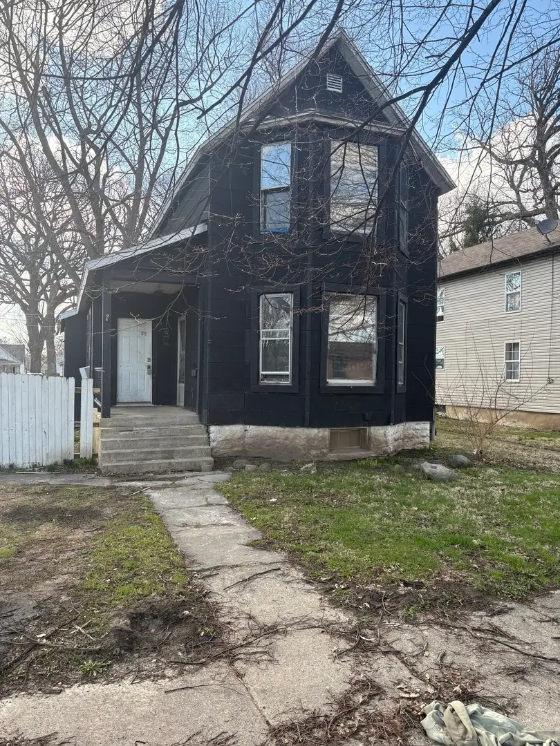 337 N 6th Avenue, Kankakee, IL 60901 - #1