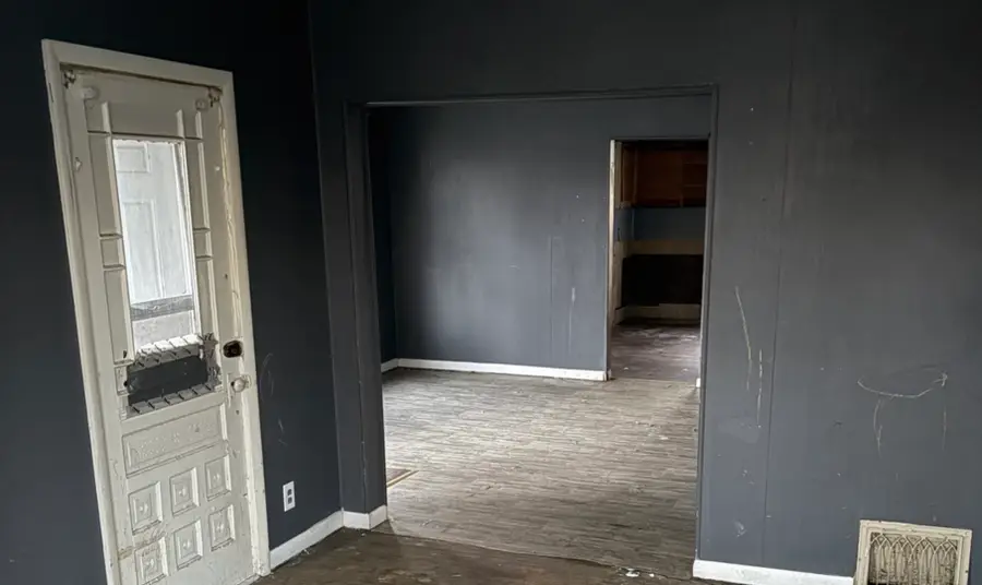 337 N 6th Avenue, Kankakee, IL 60901 - #3