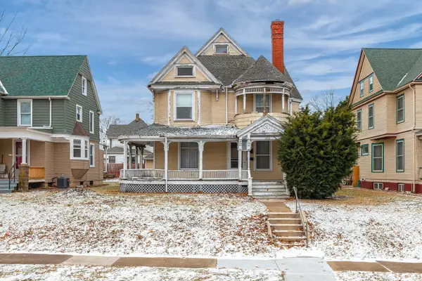 1934 Grand Avenue, Davenport, IA 52803