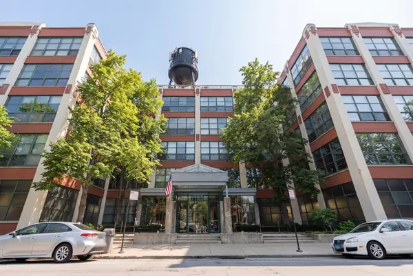 1800 W Roscoe Street #316, Chicago, IL 60657