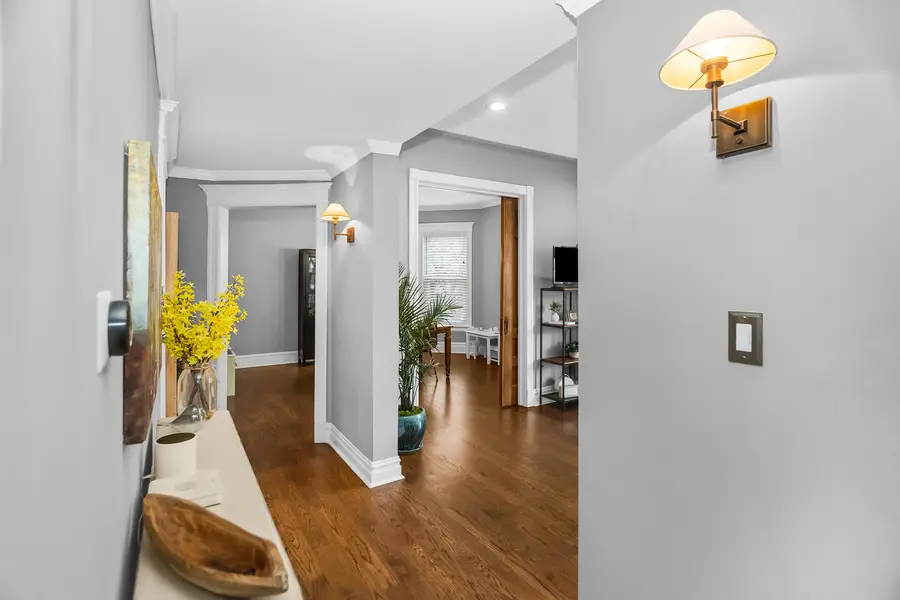 807 W Newport Avenue #2, Chicago, IL 60657 - #2