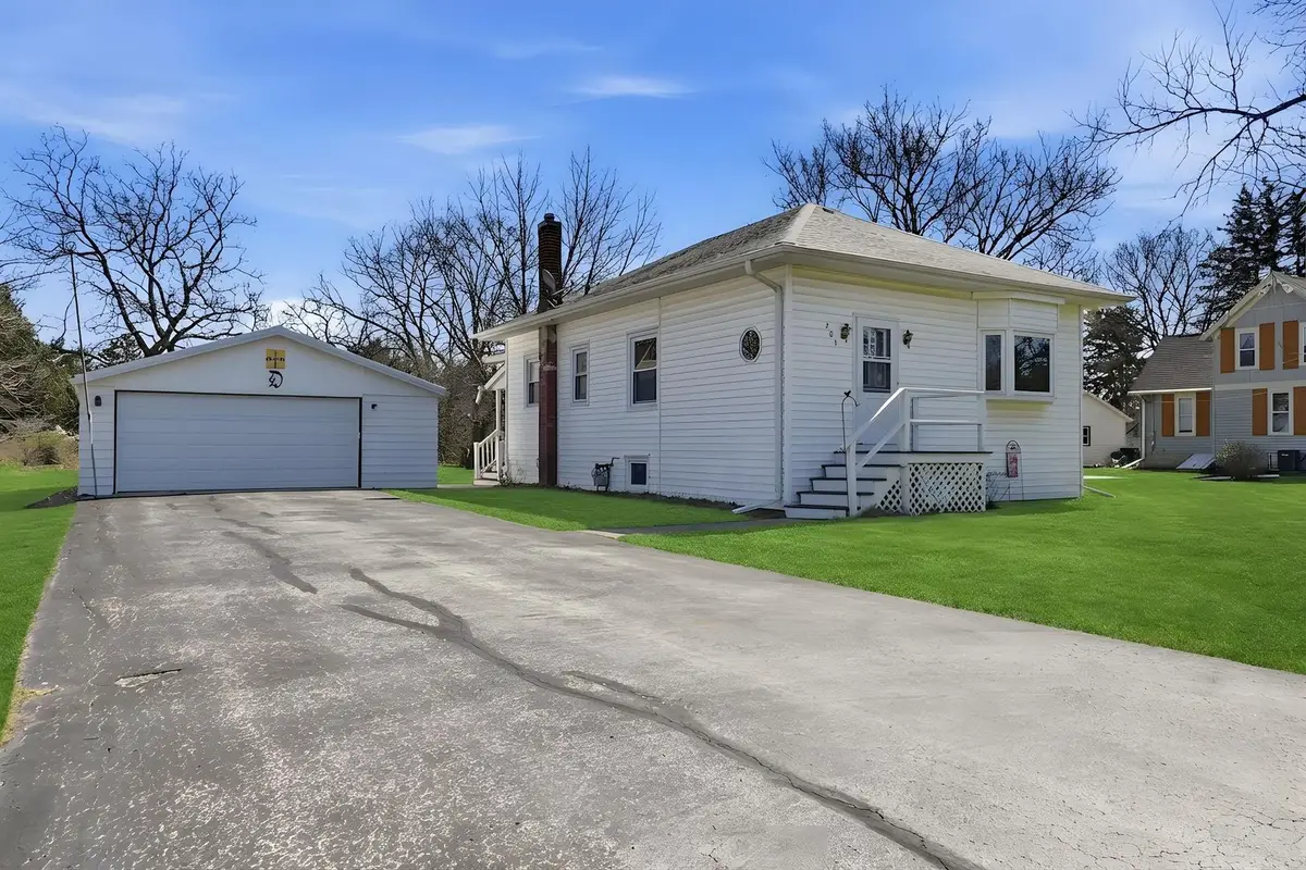 203 Main Street, Lindenwood, IL 61049 - #1