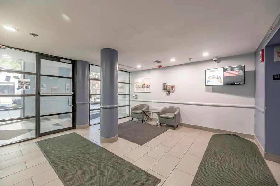711 W Gordon Terrace #810, Chicago, IL 60613 - #3