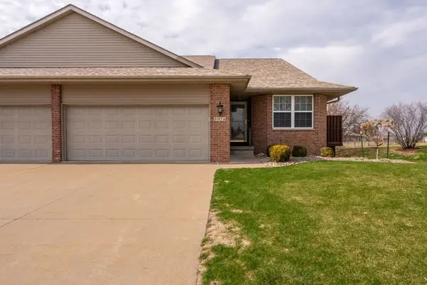 5016 56th Avenue Court, Bettendorf, IA 52722