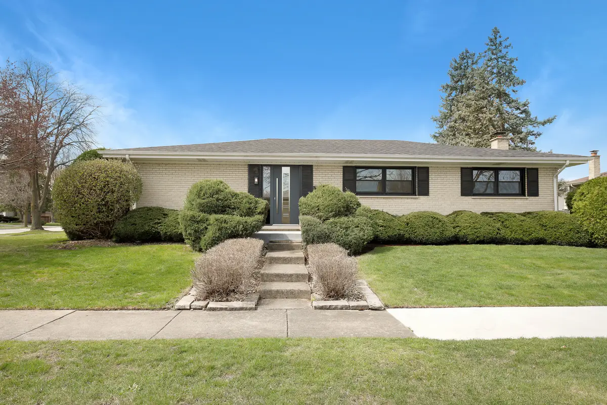 1008 W Ash Drive, Mount Prospect, IL 60056 - #1