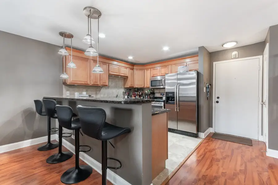 9A Kingery Quarter Drive #202, Willowbrook, IL 60527 - #2