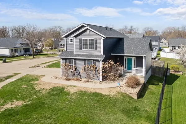 5 W Village Circle, Davenport, IA 52806