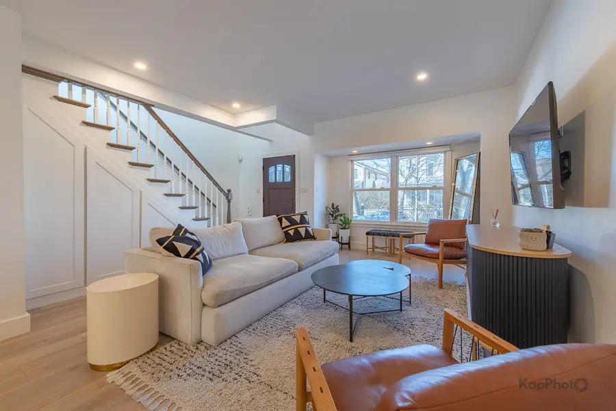 2921 N Seeley Avenue, Chicago, IL 60618 - #2