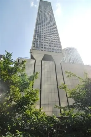 111 E Chestnut Street #6A-2, Chicago, IL 60611