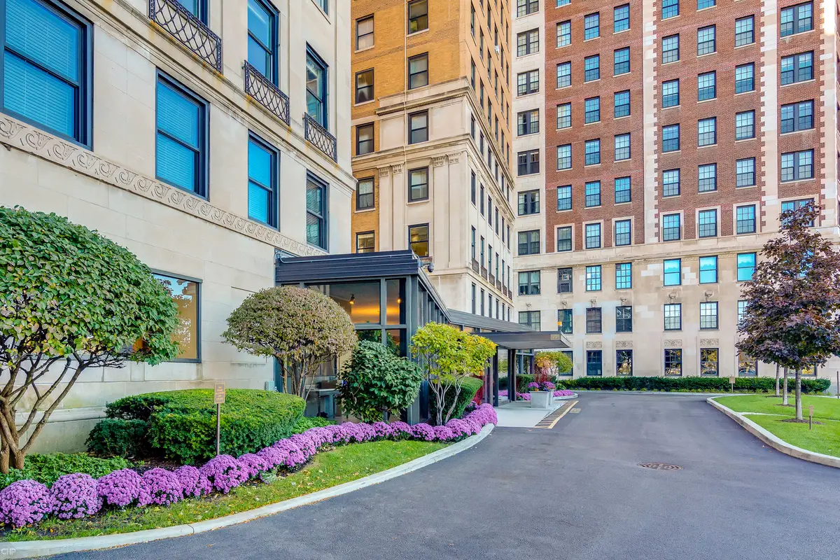 3730 N Lake Shore Drive #5B, Chicago, IL 60613 - #1