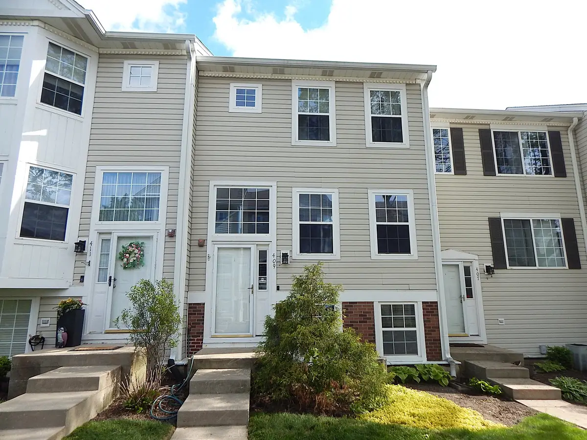 409 E Victoria Circle #409, North Aurora, IL 60542 - #1
