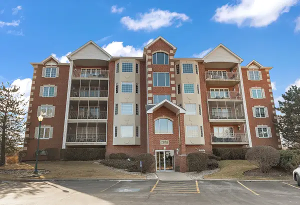 7935 Trinity Circle #1SE, Tinley Park, IL 60487