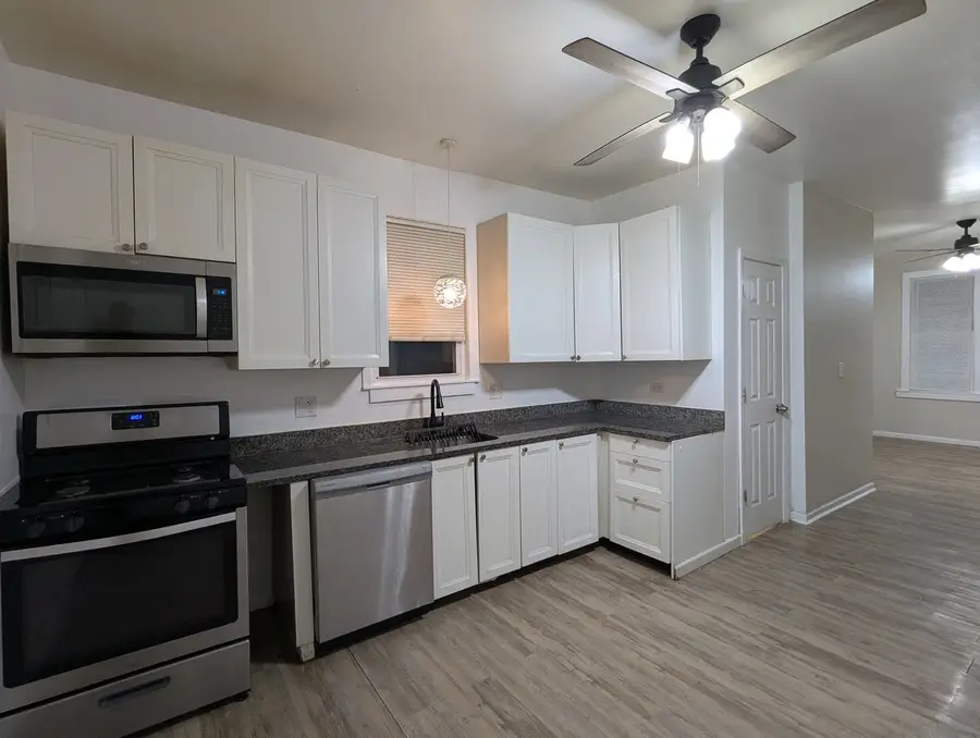 8209 S Coles Avenue, Chicago, IL 60617 - #2