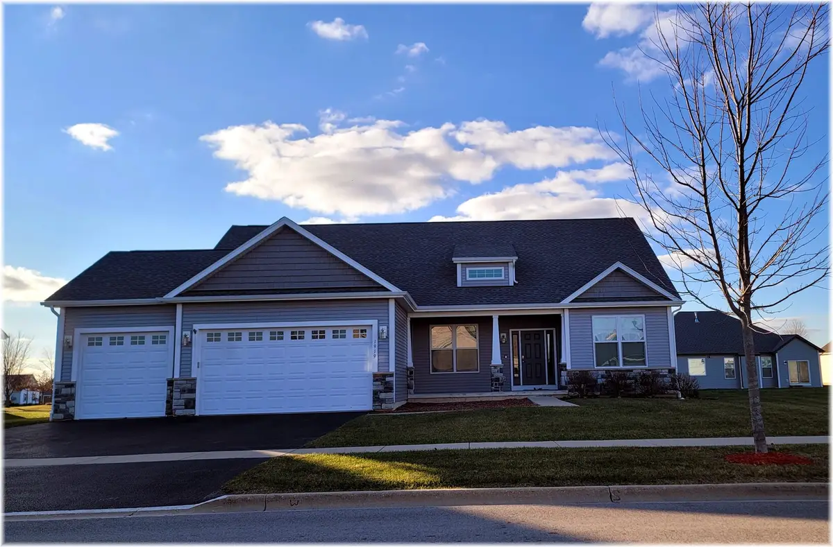 1919 Truman Street, Sycamore, IL 60178 - #1