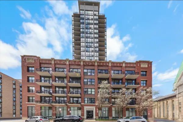 210 S Des Plaines Avenue #1603, Chicago, IL 60661
