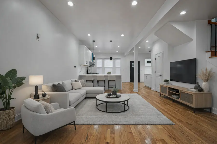 6845 S Saint Lawrence Avenue, Chicago, IL 60637 - #3