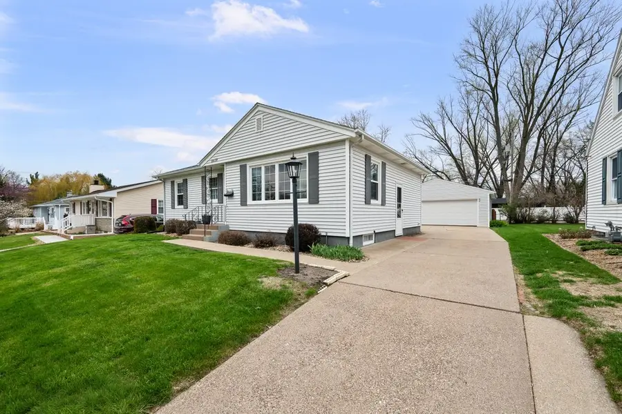 3017 37th Avenue, Rock Island, IL 61201 - #2