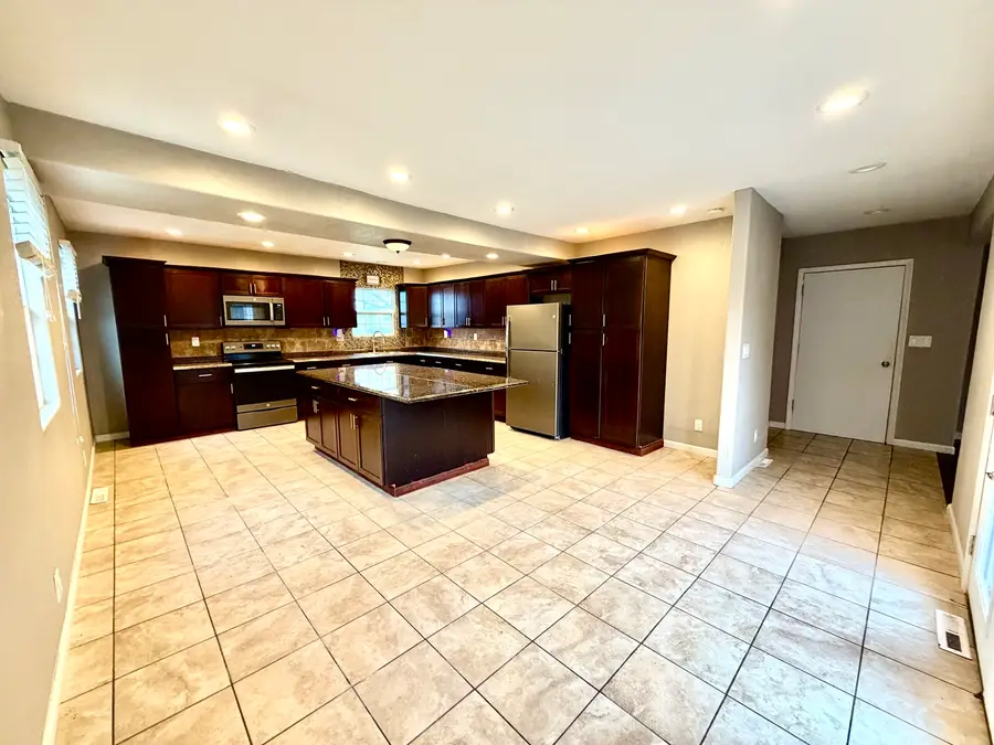 1008 5th Avenue, Camanche, IA 52730 - #2